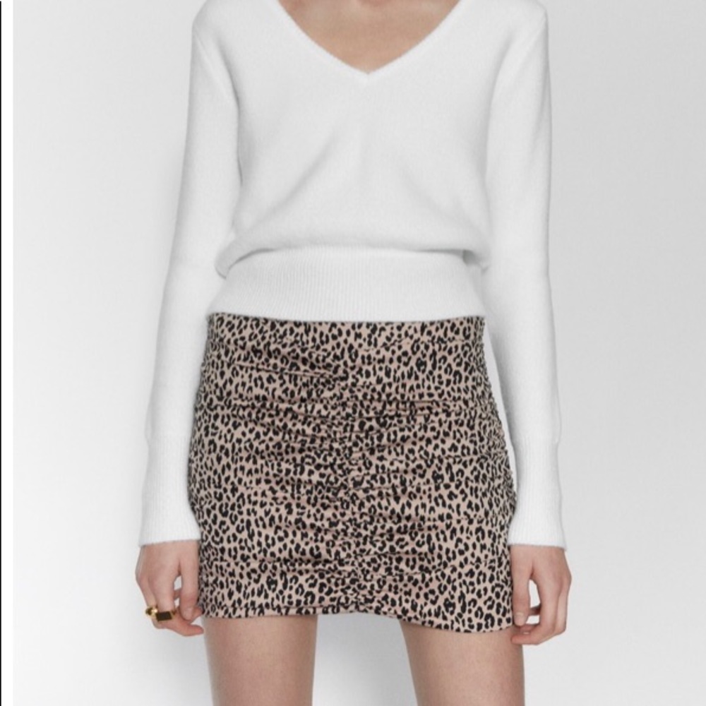 Zara Animal Print High Waisted Mini Skirt. Size S